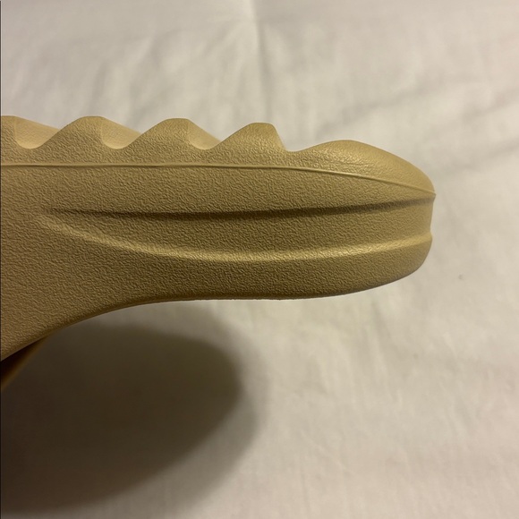 Yeezy Slide Sandals - Bone - Men’s 11 - Picture 11 of 12